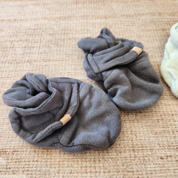 2 Goumi stay on booties - Picture 2 of 4